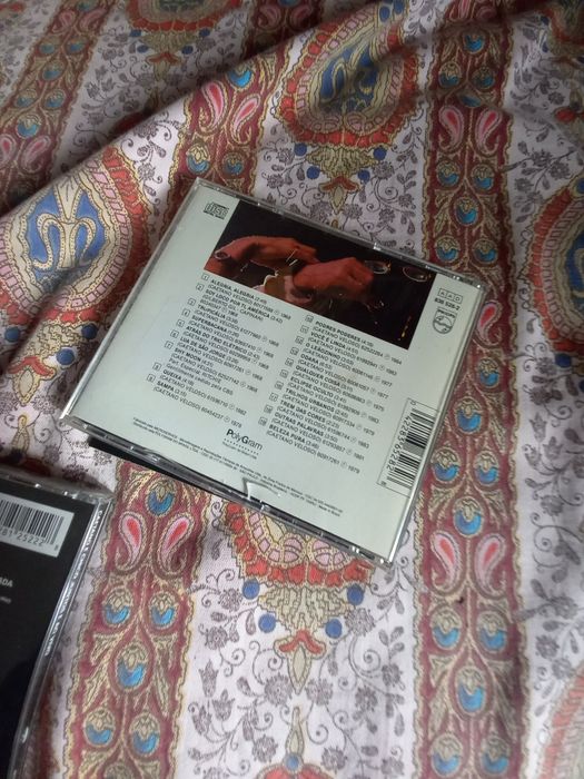Três cds de Caetano Veloso