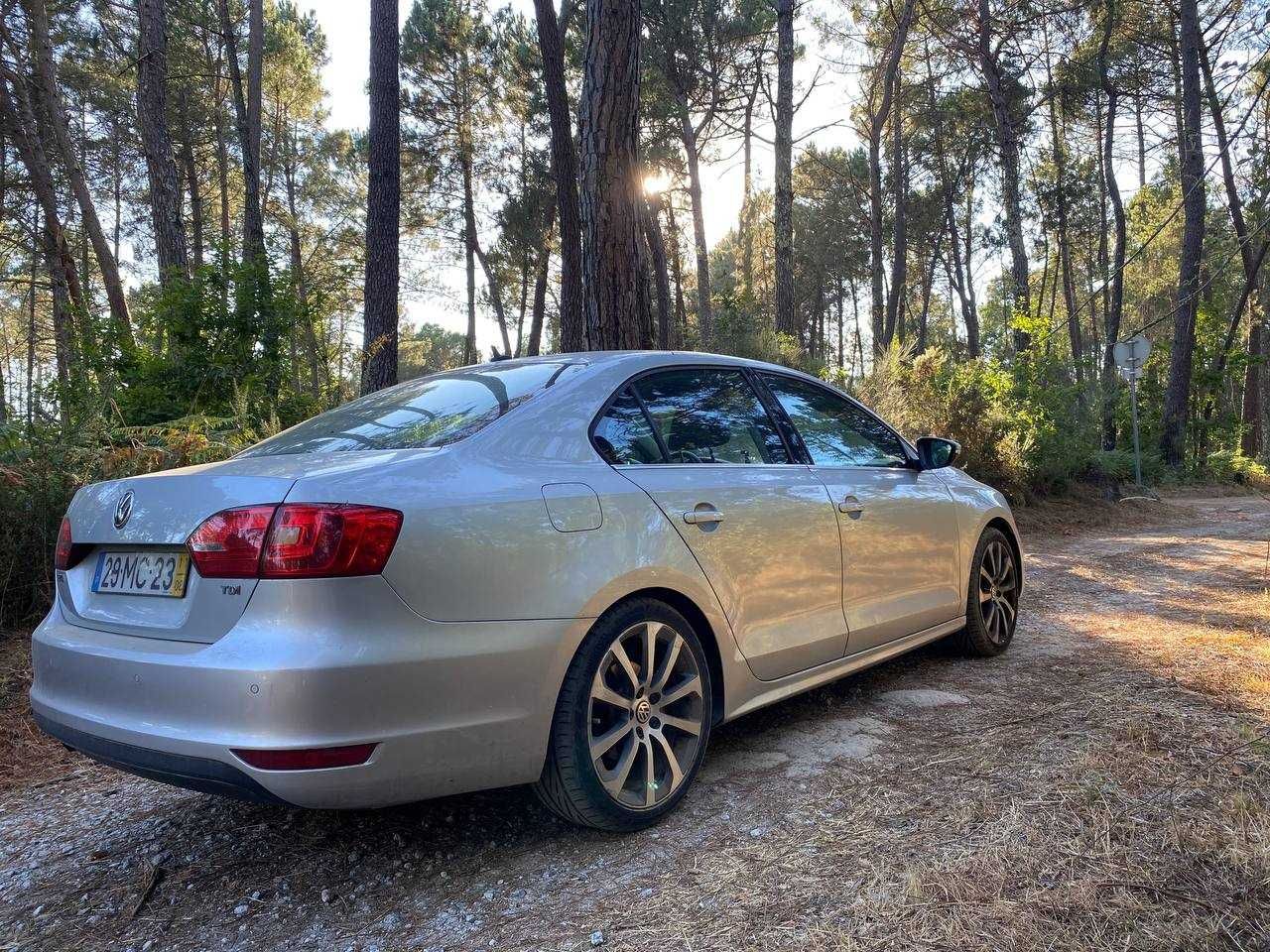 Volkswagen Jetta TDI 1.6 Highline caixa automática DSG