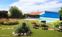 Moradia Independente com Estúdio e Piscina — Privacidade Total e Espaç