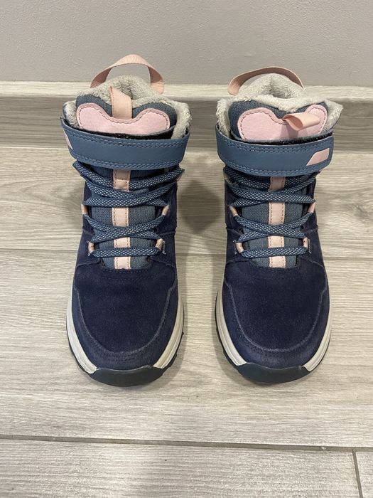 Wodoodporne, zimowe buty dla dziewczynki