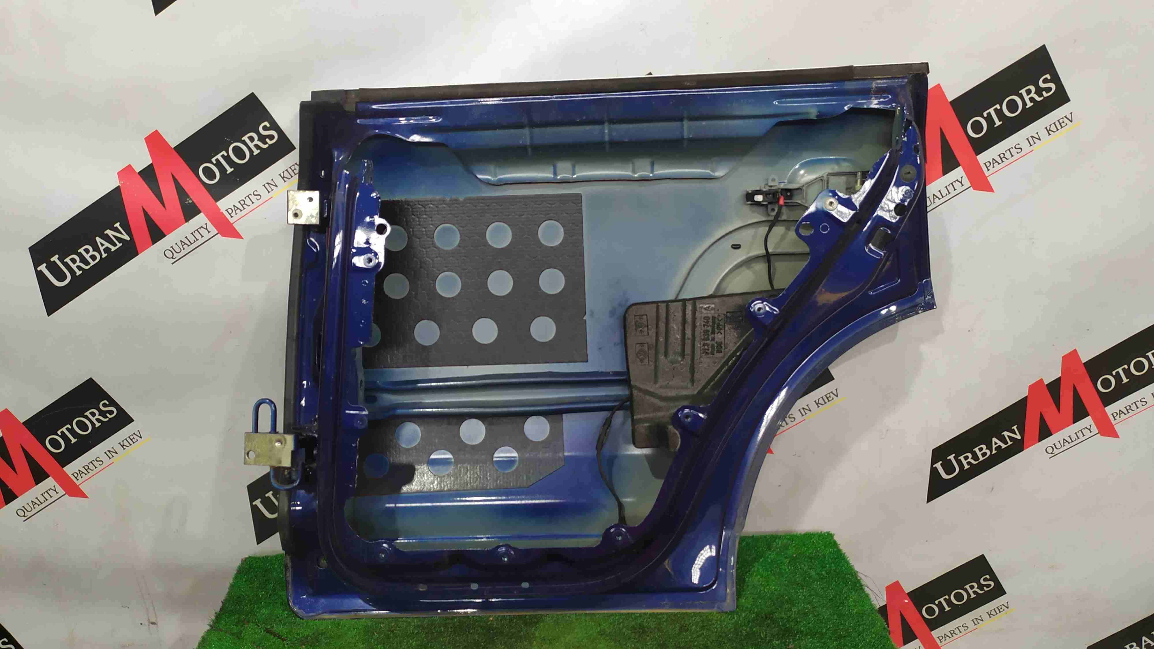 Дверь задняя правая Porsche Cayenne 957 7l0831444a