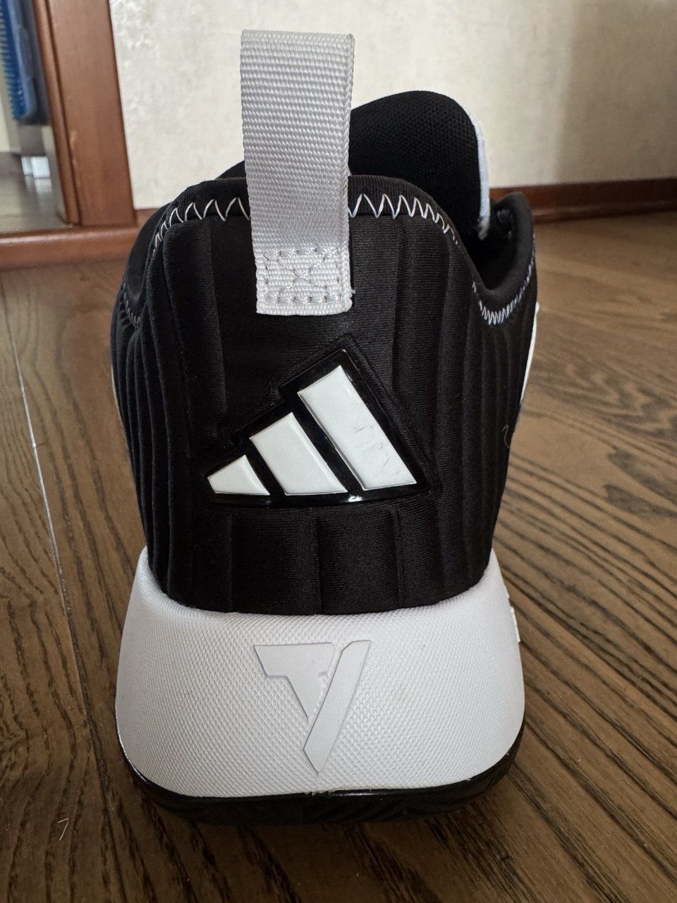Чоловічі кросівки Adidas Trae Unlimited, розмір 44