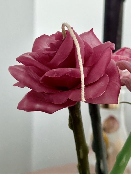 świeca handmade róża realistyczna z wosku pszczelego / na prezent
