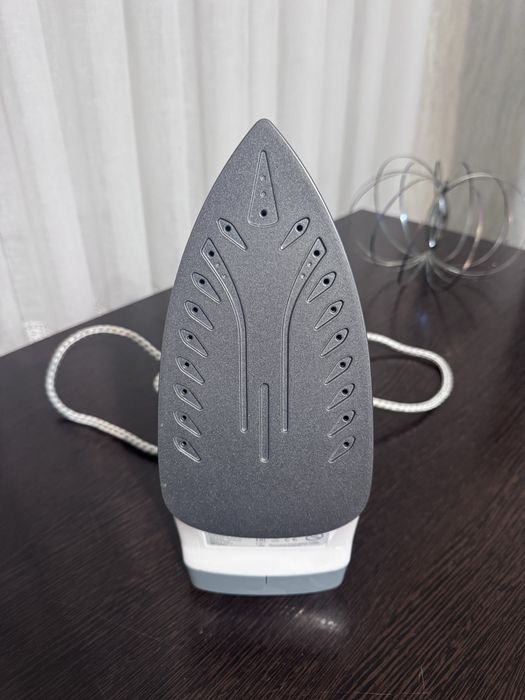 Продається праска Russell Hobbs