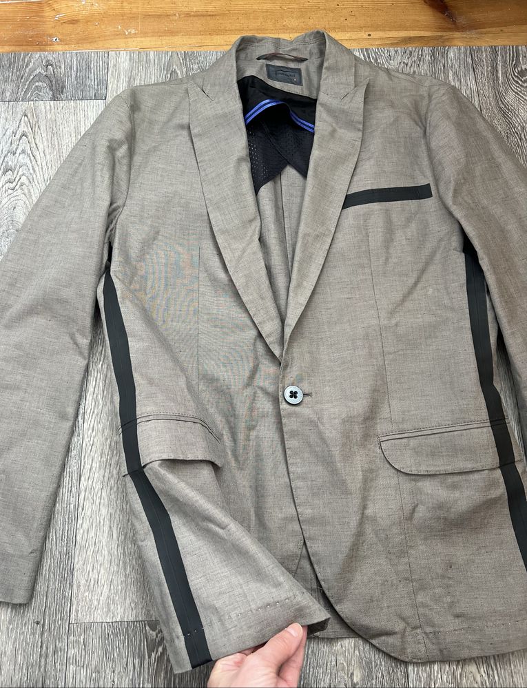 Нксклюзивний чоловічій костюм Hugo Boss - льон і бавовна, М розмір