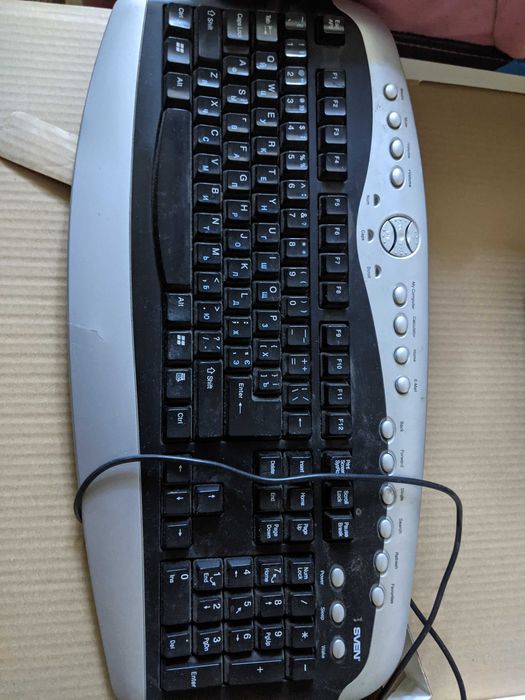 Продам клавиатуру к компьютеру, наушники, мышку
