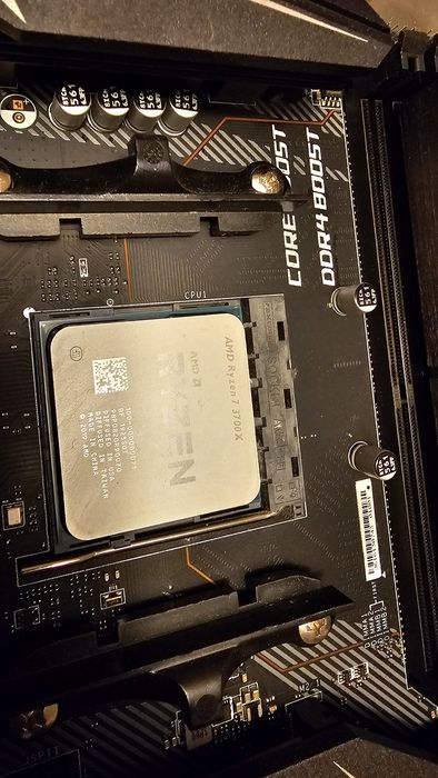 Motherboard + cpu r7 3700x