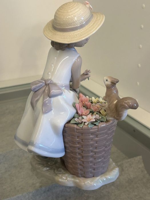 Lladró - Hello little squirrel (6825)