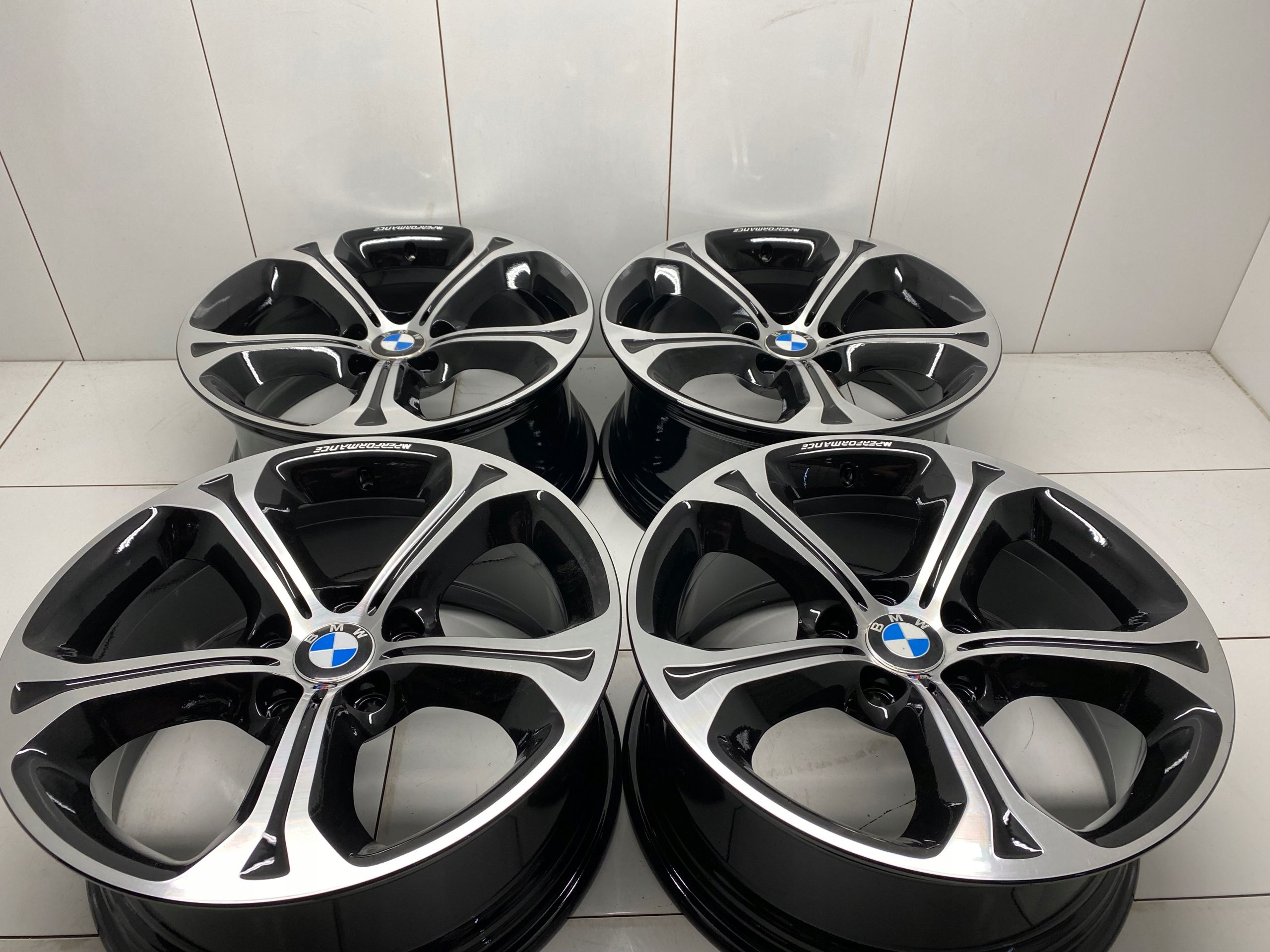 Felgi 18 BMW F10 F11 F01 m Performance 8 ET30