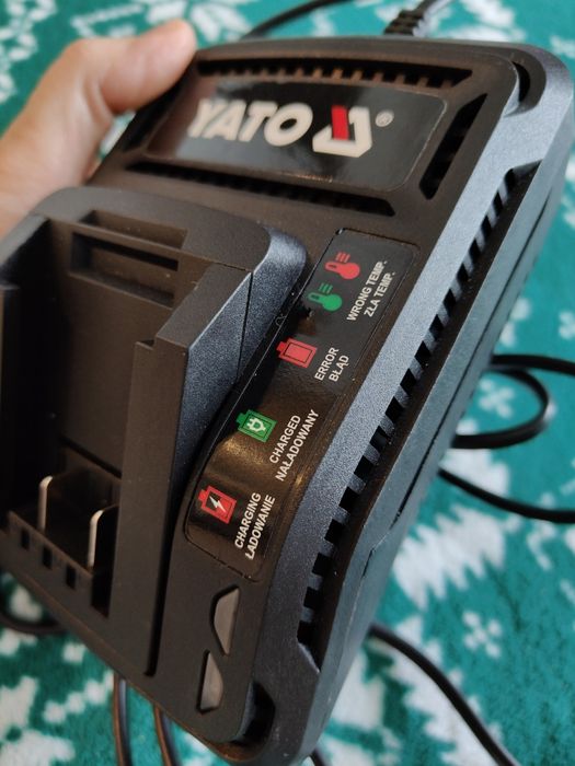 Oryginalna ładowarka Yato YT-82848 do baterii akumulatorów