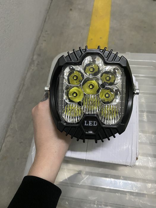 Farol LED para moto ou JIPE