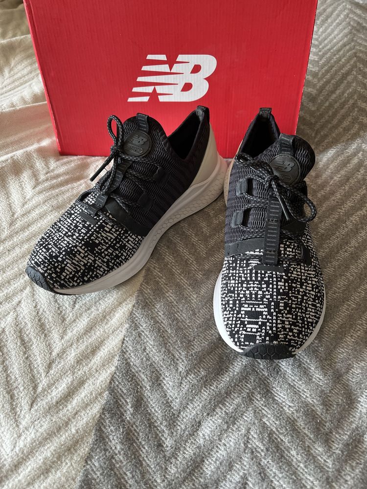 Кросівки жіночі New Balance Fresh Foam LAZR Оригінал
