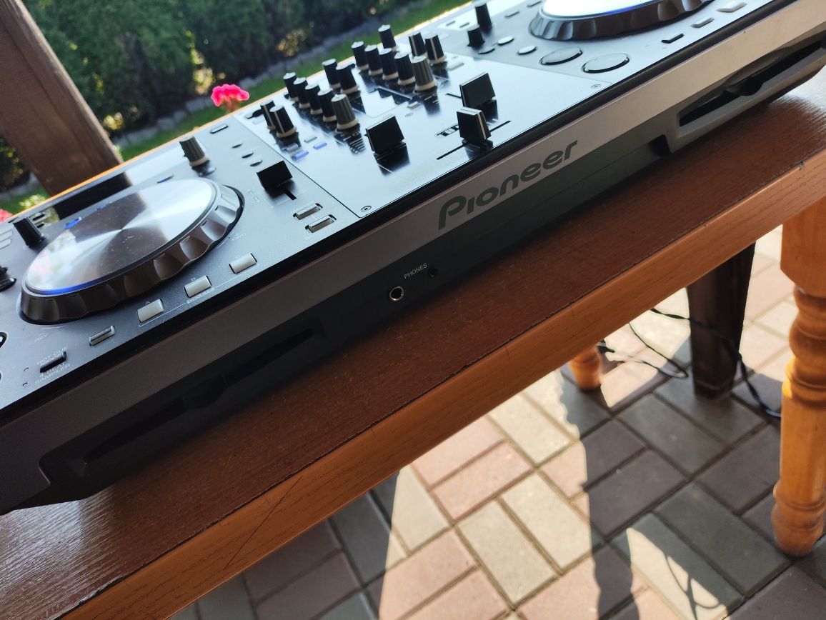 Konsola mixer All-in-one Pioneer XDJ-R1 stand Alone + uchwyty