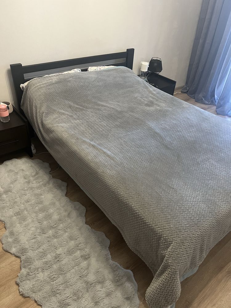 Продам ліжко спальне з матрацом
