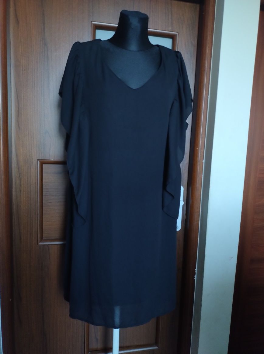 Śliczna czarna sukienka