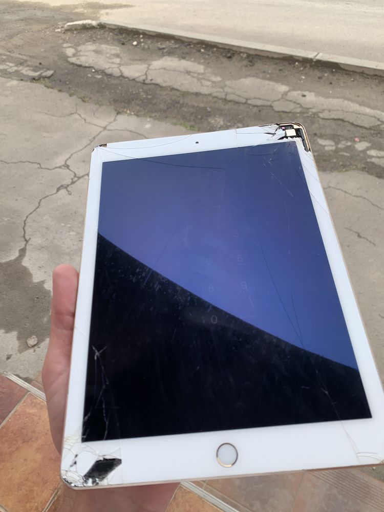 Планшет iPad Air 2 Wi-Fi + Cellular 16гб