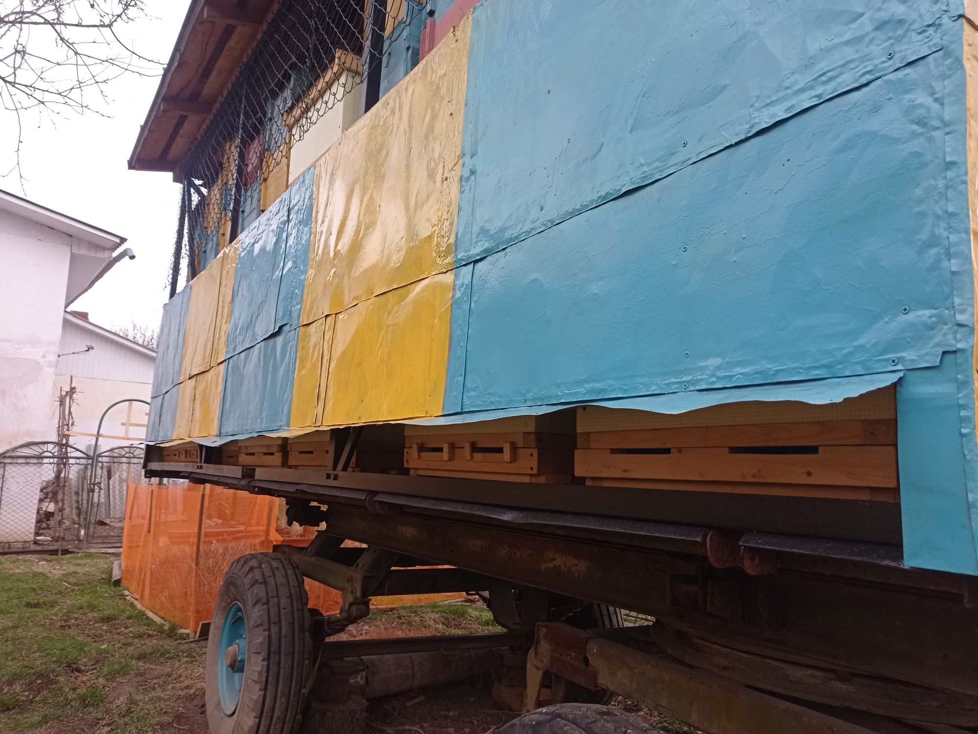 Причеп для бджіл Бджолопавільйон Прицеп (павильон) пчёл Пчелопавильйон