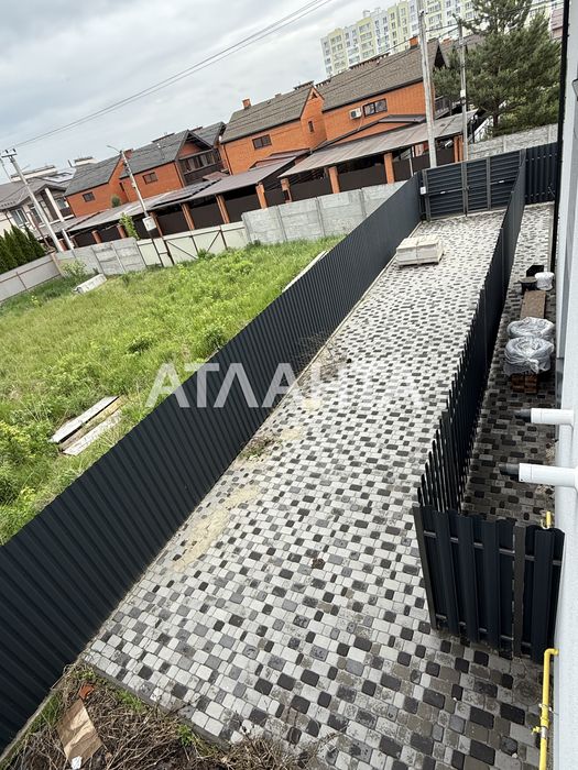 Продаж квадрексу в центрі Вишневого. Богдана Хмельницького.