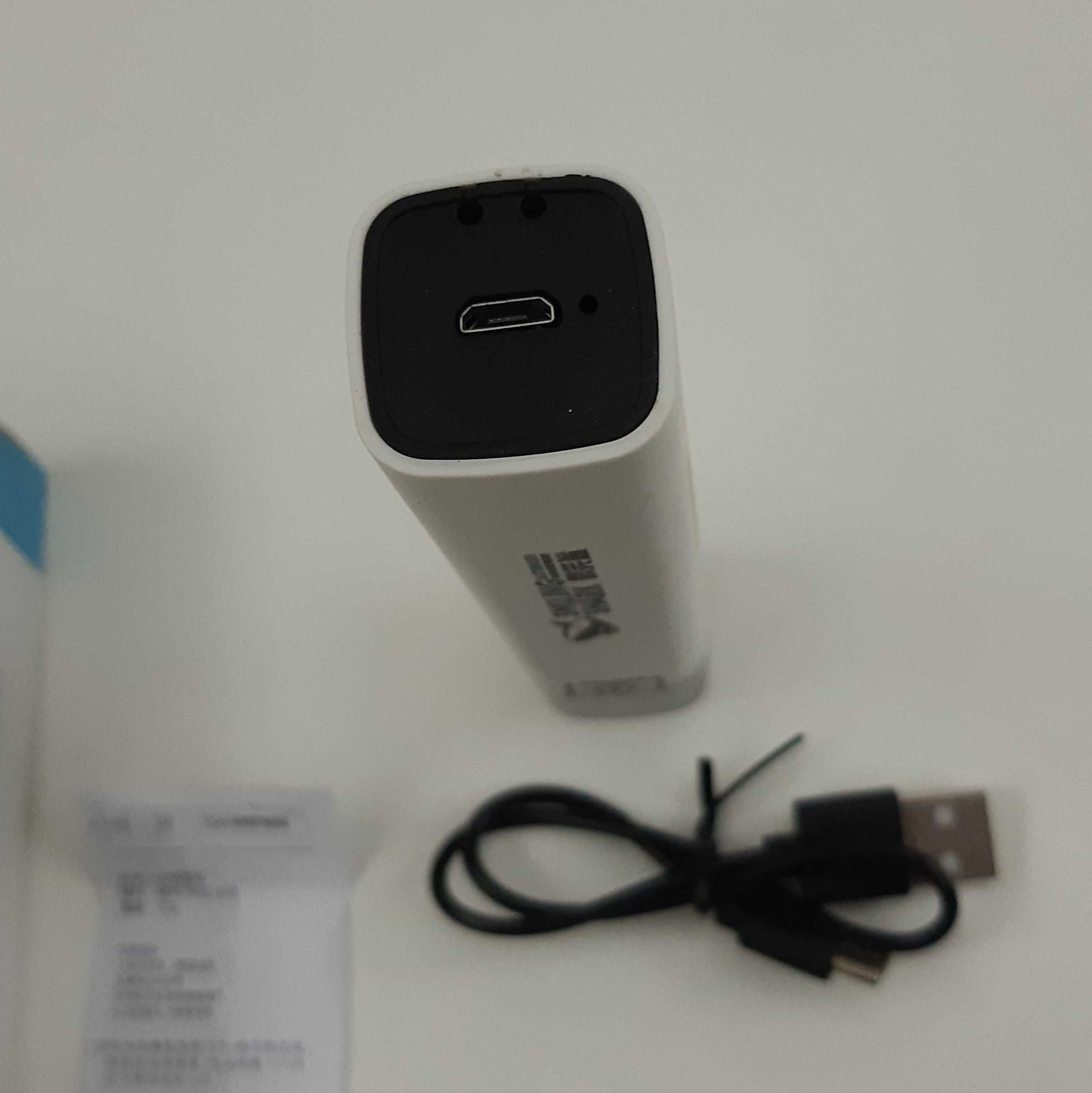 Lanterna de Mão LED USB Bateria Embutida Recarregável Nova