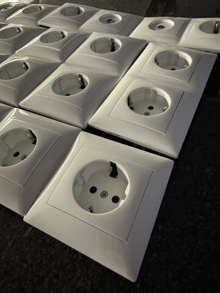 Tomadas Eletricidade e Antena LIKA Branco 2P+T