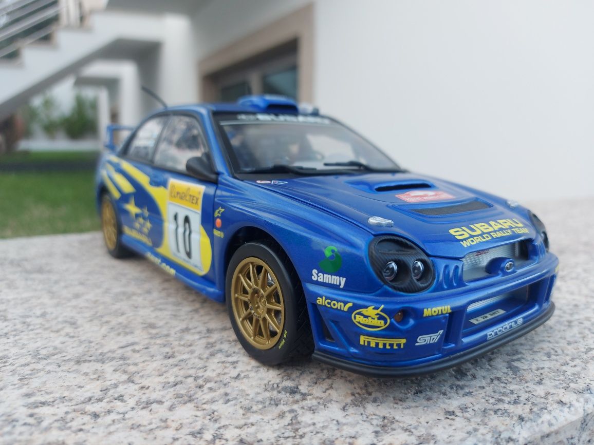 Carro miniatura Subaru Impreza solido