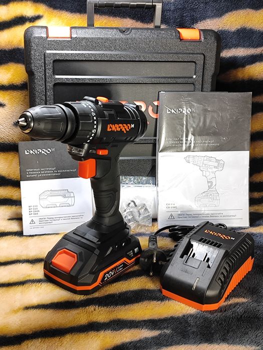 Шуруповерт Dnipro-M CD-218Q (Новий) зі знімним патроном Два вар.компл.
