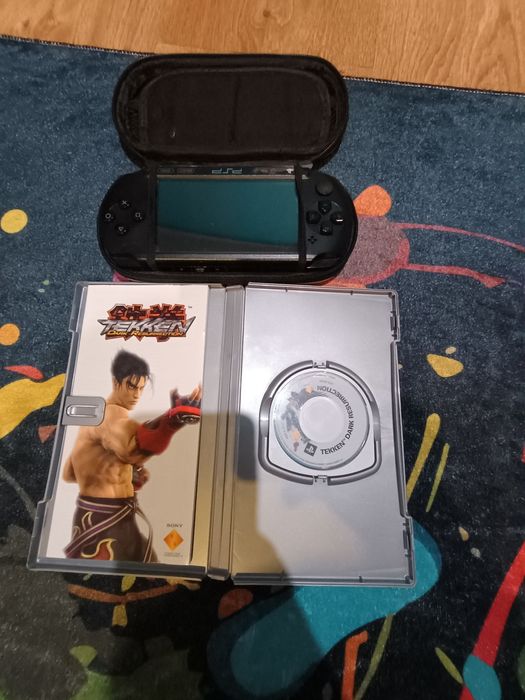 PSP bardzo dobry stan+karta pamięci 4 GB +gra + torba