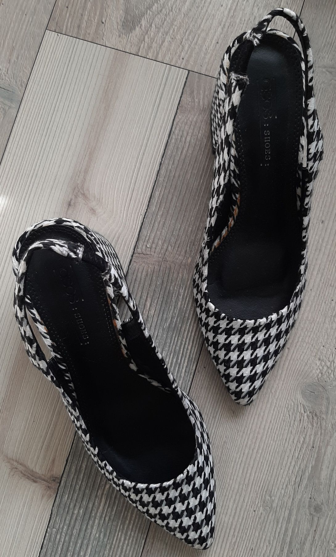 Босоніжки ASOS SHOES (р.38)