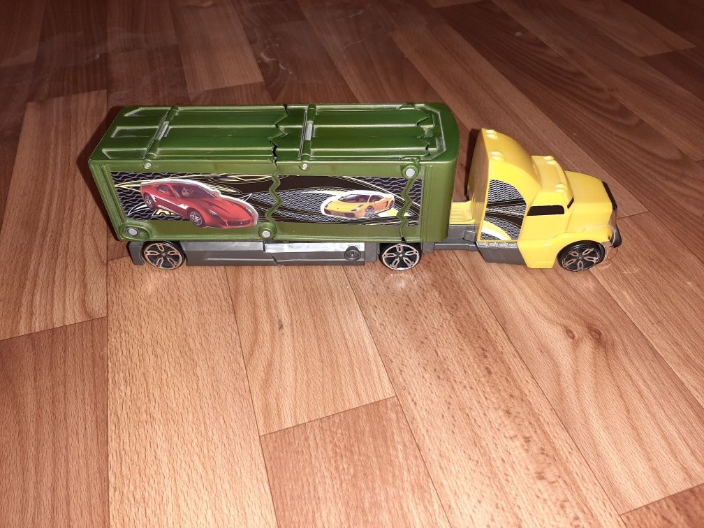 Hot wheels грузовик