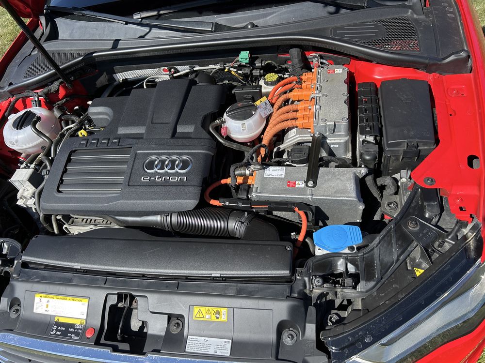 Jak Nowa  A3  E-tron plug in hybrid 53 tys przebiegu