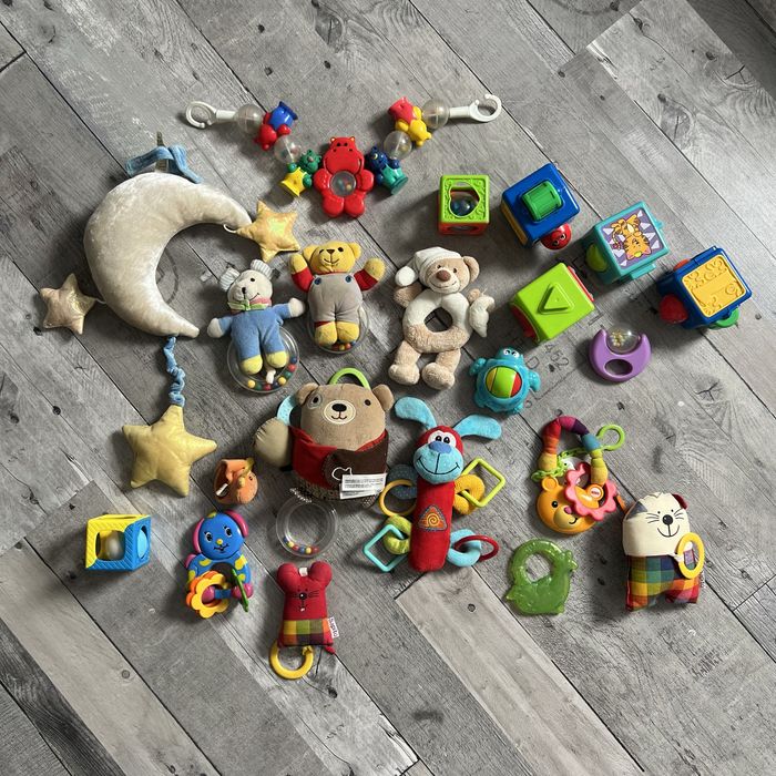 Zabawki/grzechotki/zawieszki do wózka/maskotki/gryzak/Fisher Price