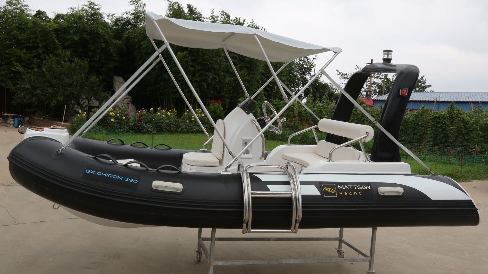 Łódź RIB Mattson Yacht EX-Chiron 390 motorówka motorowa jacht HYPALON