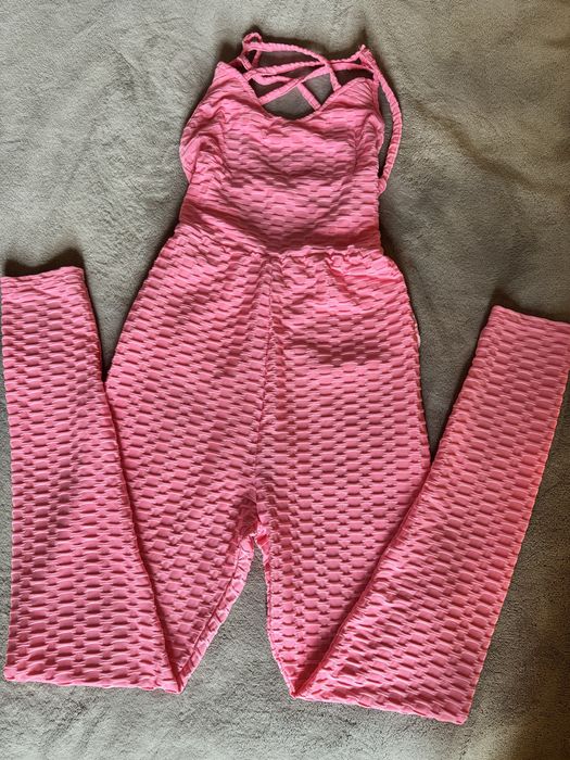 Комбинезон для фитнеса розовый размер С-М