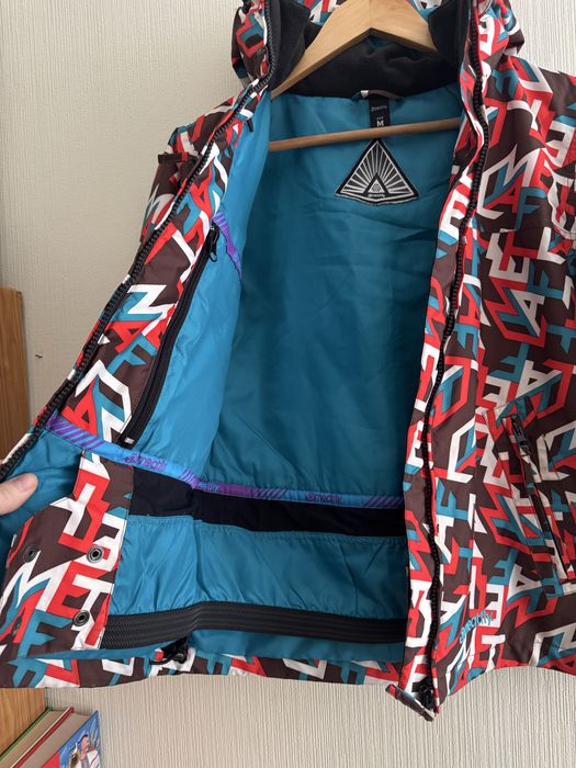 Гірськолижна куртка жіноча або на підлітка