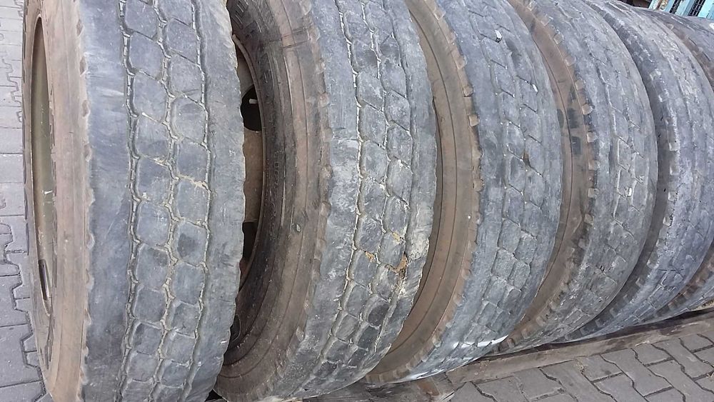 Koła 11R22,5   komplet opona z felgą