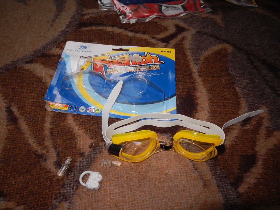 Wyprzedaż-.okularki pływackie dla dzieci klips ,zatyczki-zestaw