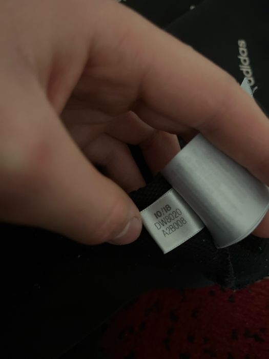 Вінтажна жіноча кофта Adidas в ідеальному стані розмір М