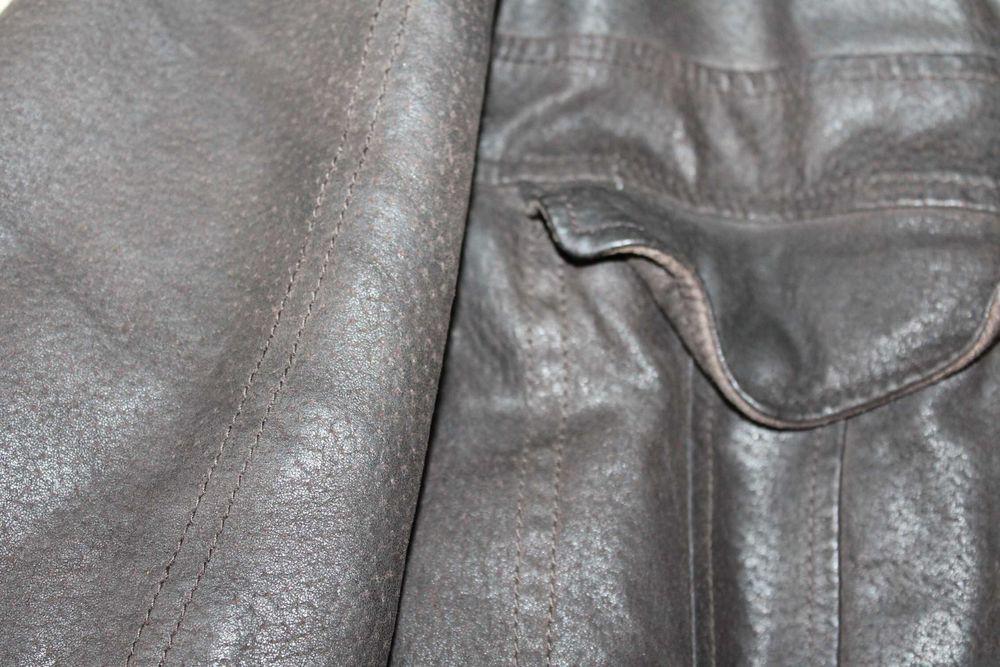 Кожаная мужская куртка бомбер  Angelo Litrico. Размер S.