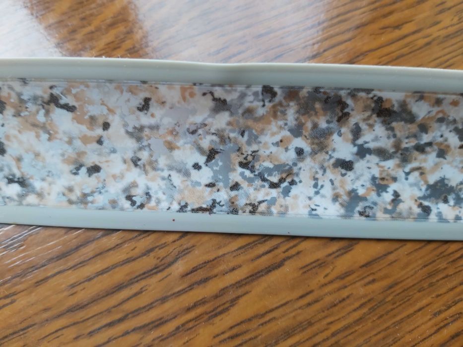 Плинтус для столешницы б/у отрезок 157,5 см