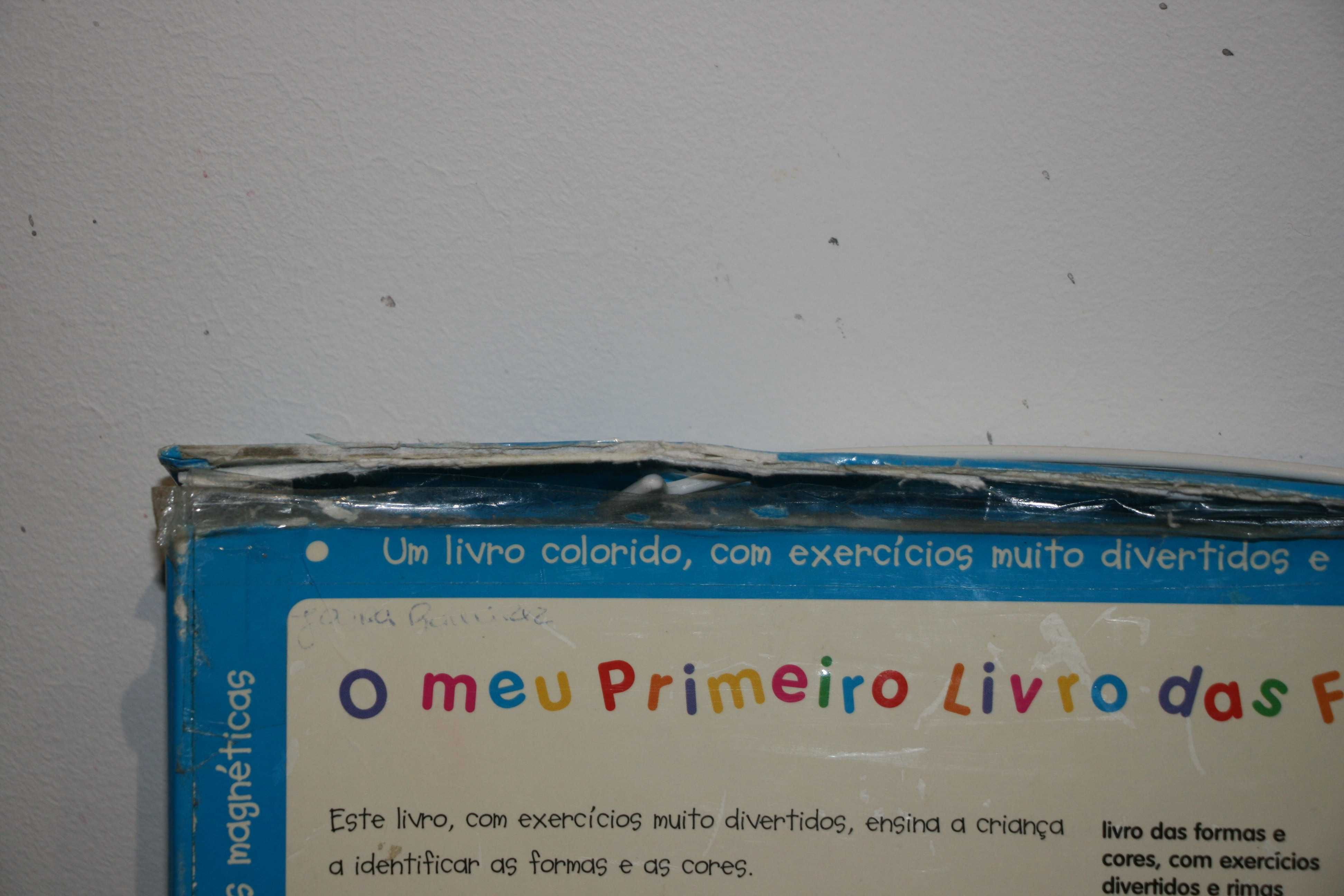 Jogo "O meu Primeiro Livro das Formas e Cores"
