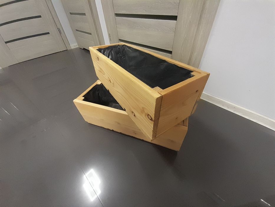 Donica, doniczka, skrzynka drewniana  modrzewiowa