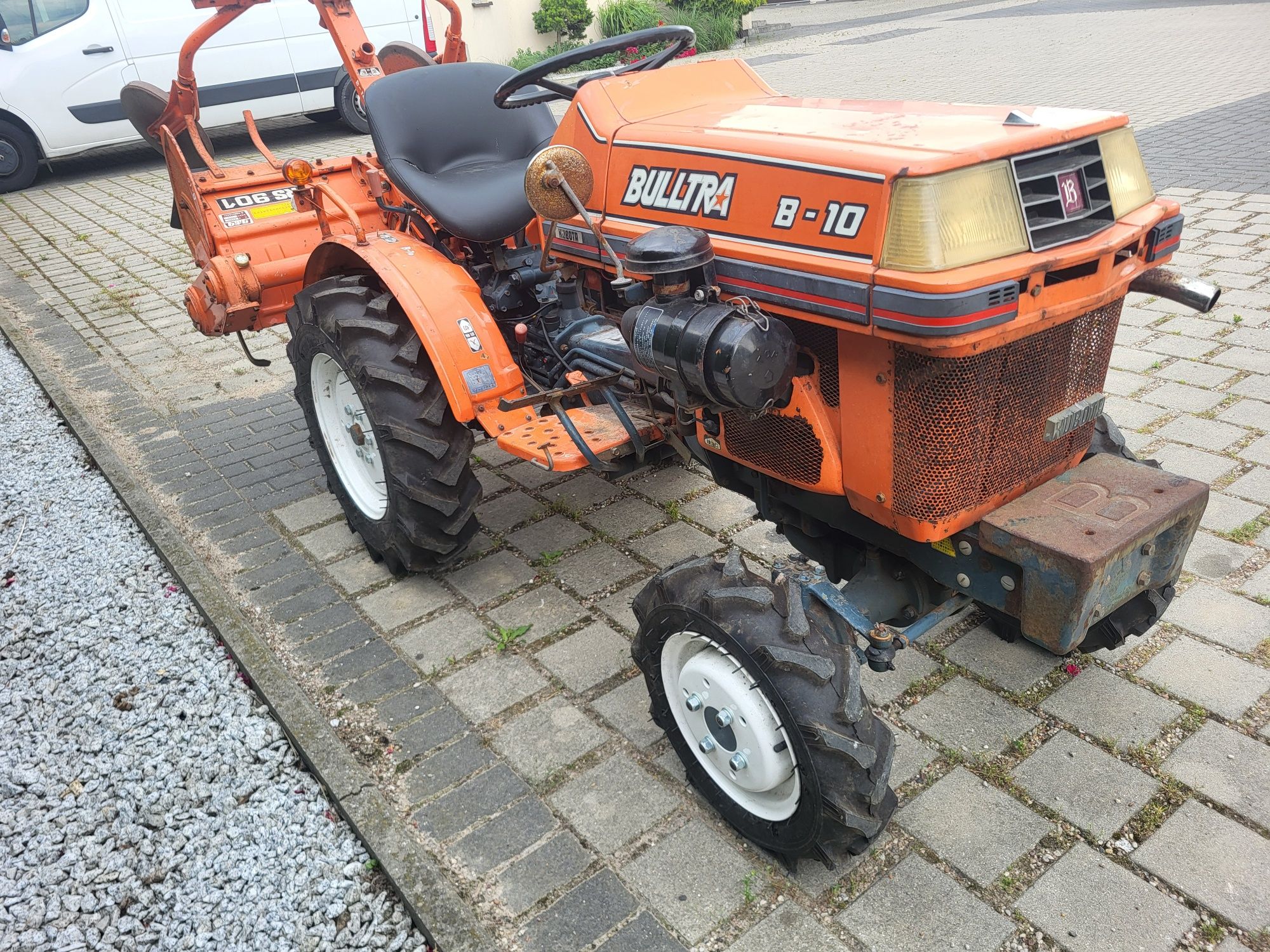 Traktorek Kubota Bulltra B10
