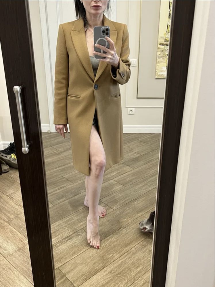 Бежеве класичне пальто прямого крою Zara кемел camel