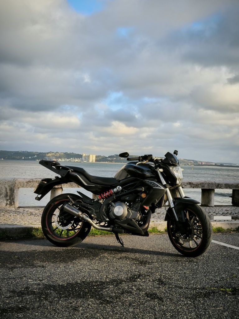 Benelli BN 302 sem ABS