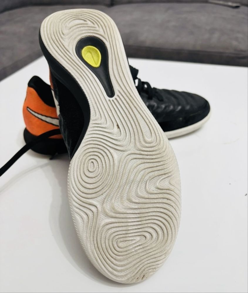 Buty do piłki nożnej halówki nike rozmiar 36 23 cm