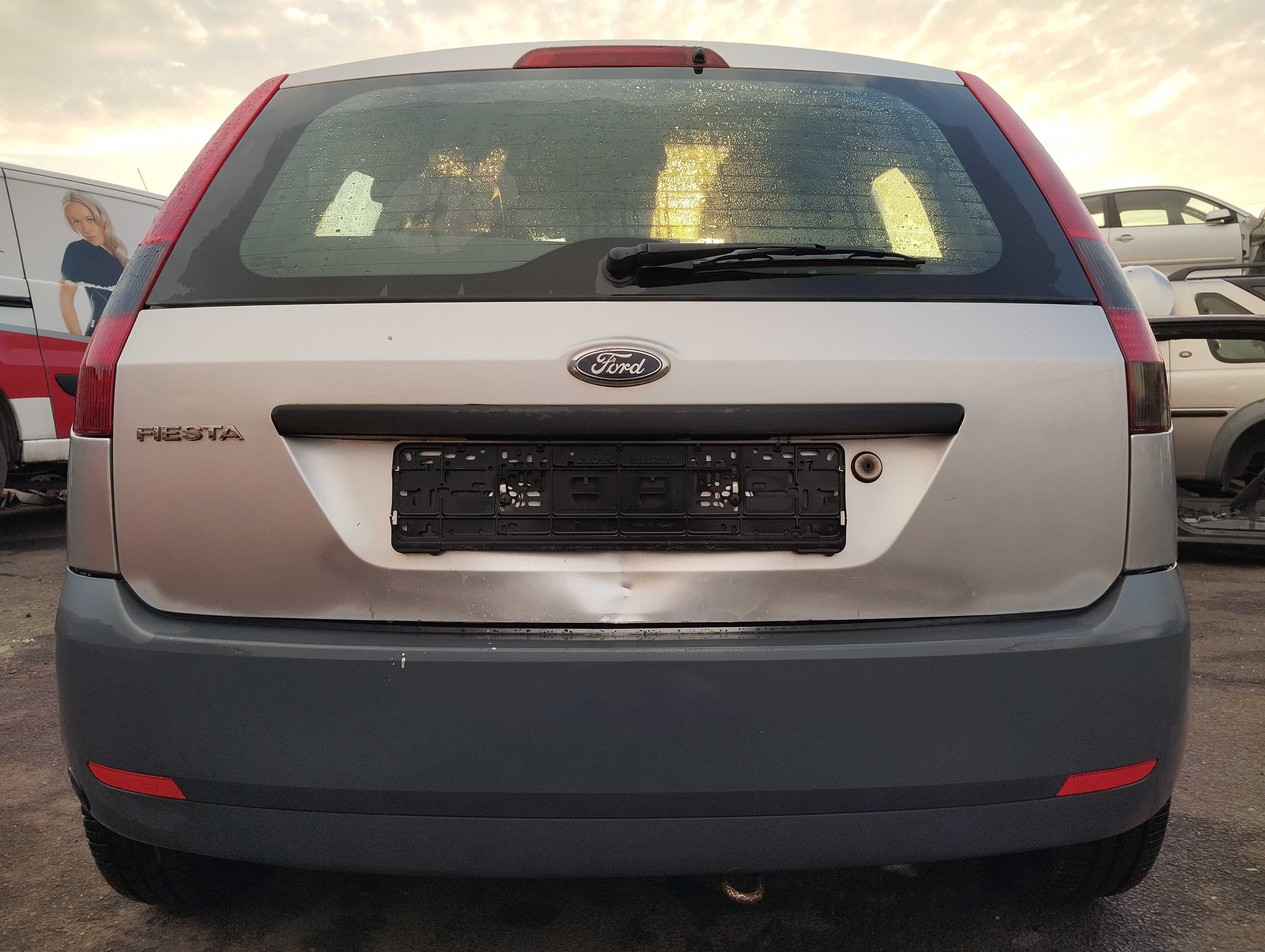 Ford Fiesta MK6 1.3i 5D 2002r.Zderzak tylny.