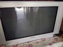 Dou a quem vier buscar TV 82 cm ecrã plano