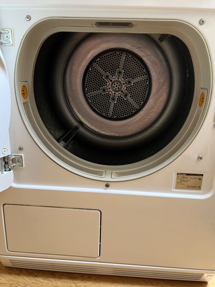 Сушильна машина Miele softtronic T 8422C