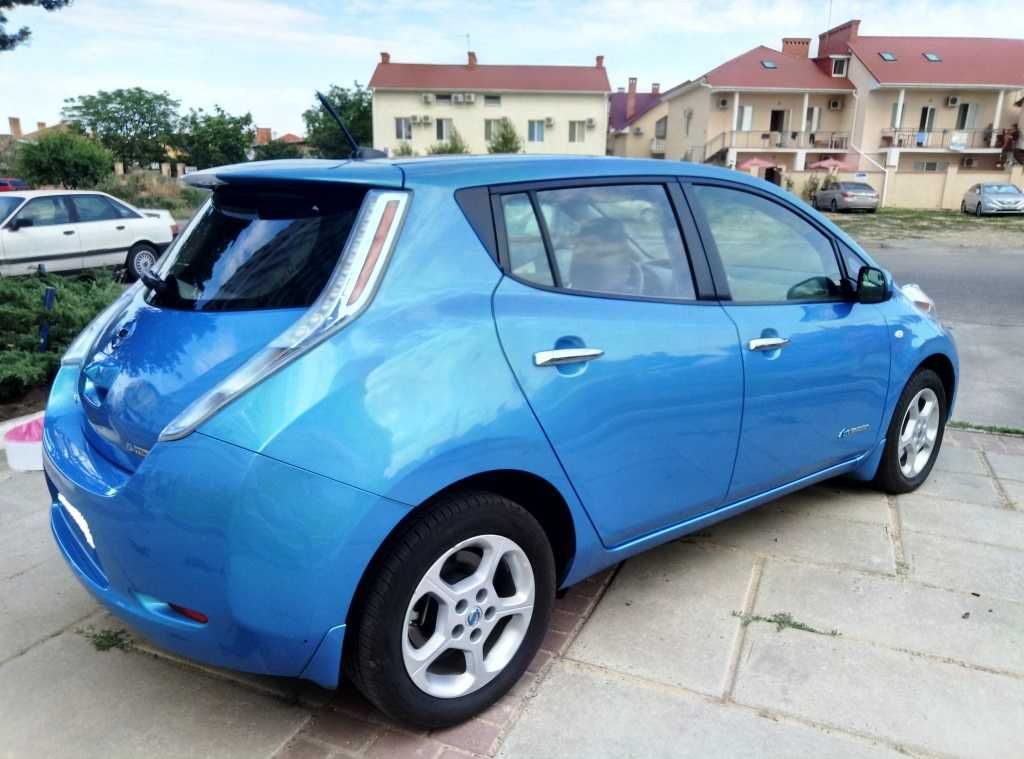 Nissan Leaf SV 2011 Новый! 6тыс.км. пробег! Идеал!