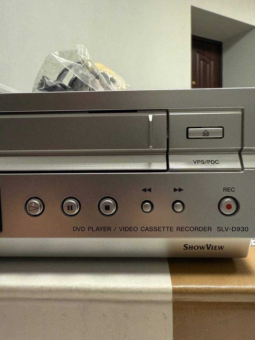 Новый Sony SLV-D930 DVD/VHS плеер – в оригинальной упаковке